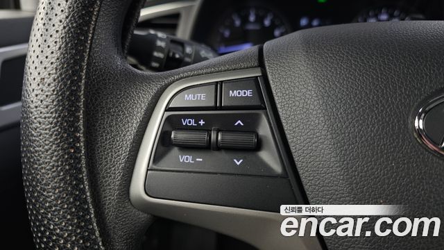 Hyundai AVANTE 2017 — photo 24