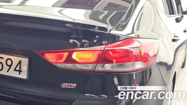 Hyundai AVANTE 2017 — photo 9