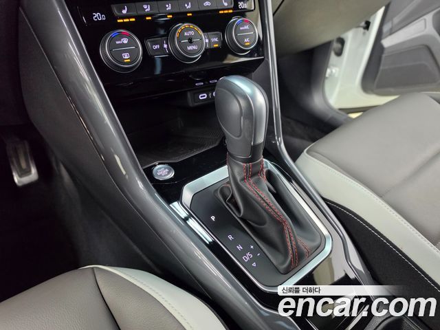 Volkswagen T-Roc 2022 — photo 9