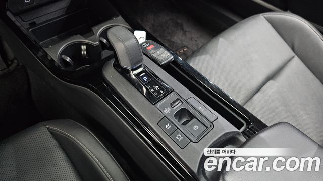 Toyota Prius 2024 — photo 12