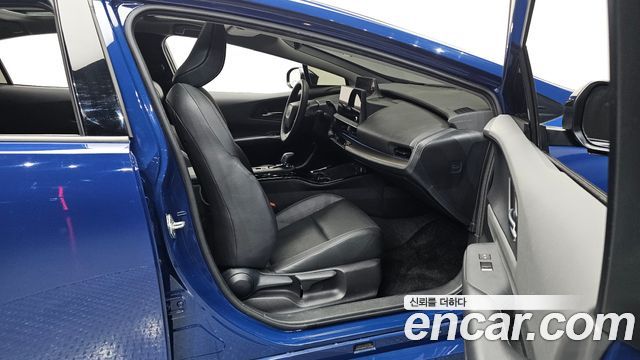 Toyota Prius 2024 — photo 16