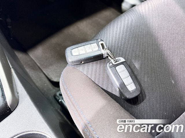 Hyundai AVANTE 2011 — photo 15