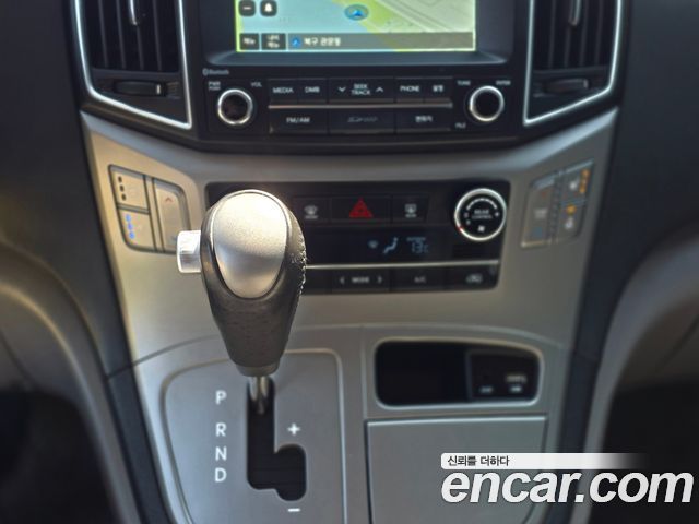 Hyundai Starex 2018 — photo 12