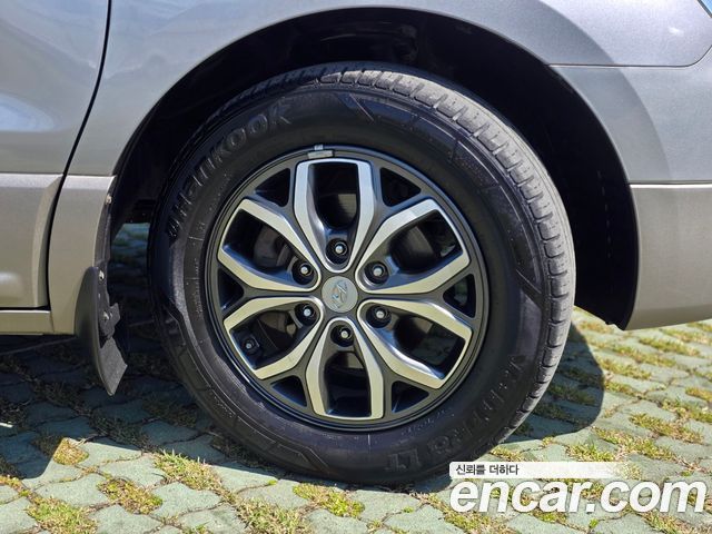 Hyundai Starex 2018 — photo 19