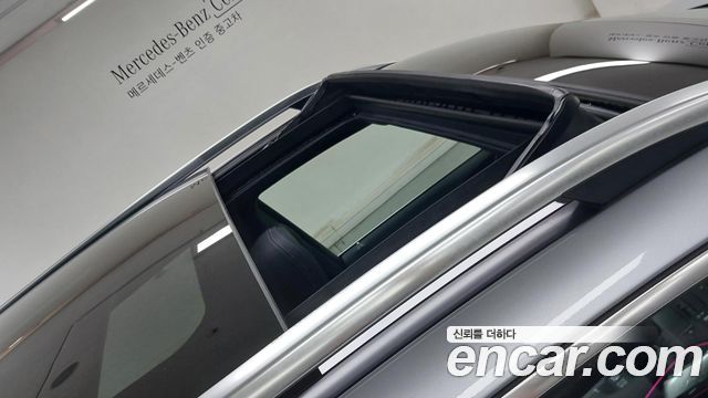 Mercedes-Benz GLE-Class 2025 — photo 12