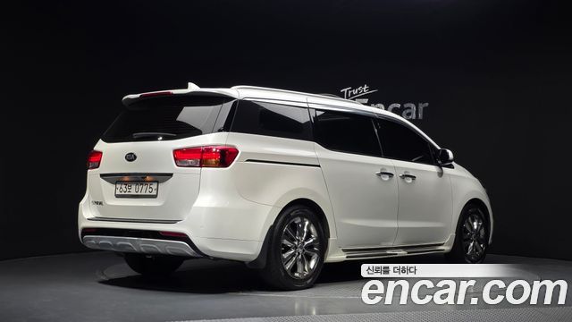 Kia Canival 2016 — photo 2