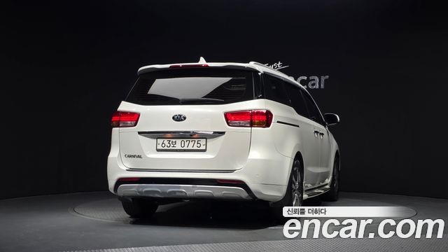 Kia Canival 2016 — photo 4