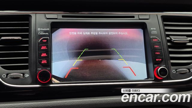 Kia Canival 2016 — photo 21
