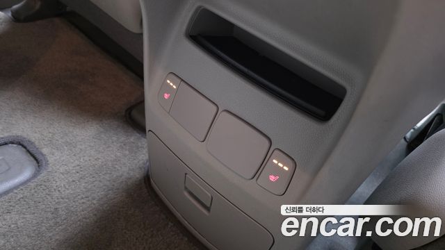Kia Canival 2016 — photo 24