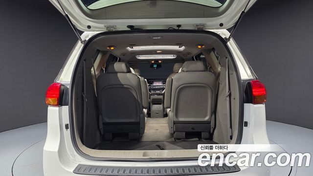 Kia Canival 2016 — photo 25