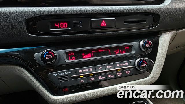 Kia Canival 2016 — photo 27