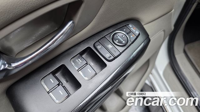 Kia Canival 2016 — photo 28