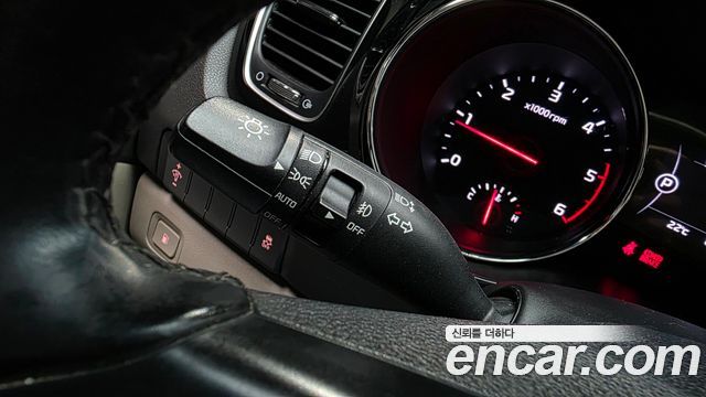 Kia Canival 2016 — photo 29