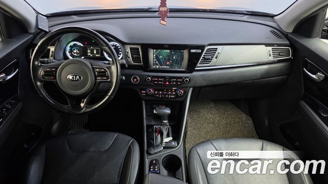 Kia Niro 2017 — photo 10