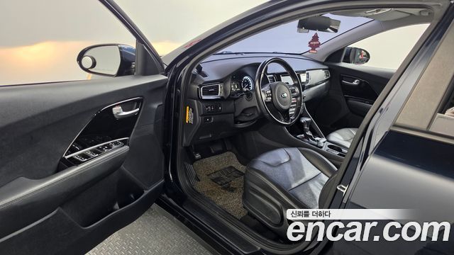 Kia Niro 2017 — photo 13