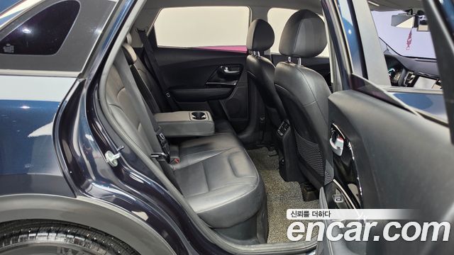 Kia Niro 2017 — photo 17