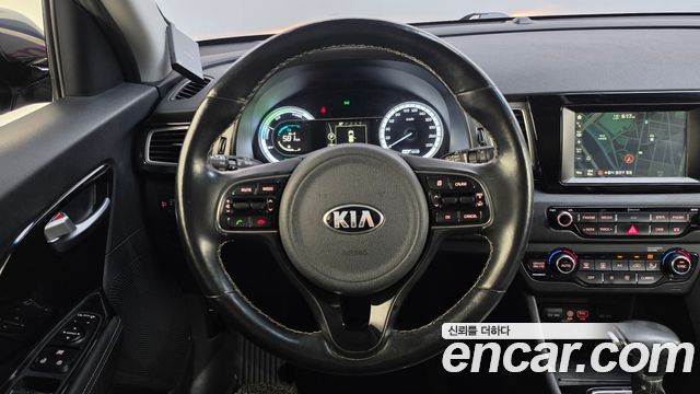 Kia Niro 2017 — photo 22