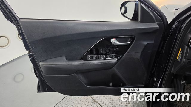 Kia Niro 2017 — photo 14