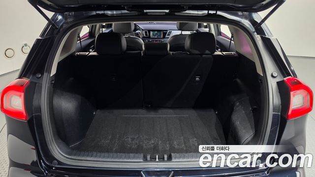 Kia Niro 2017 — photo 27