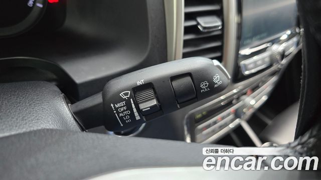KG Mobility Rexton 2018 — photo 25