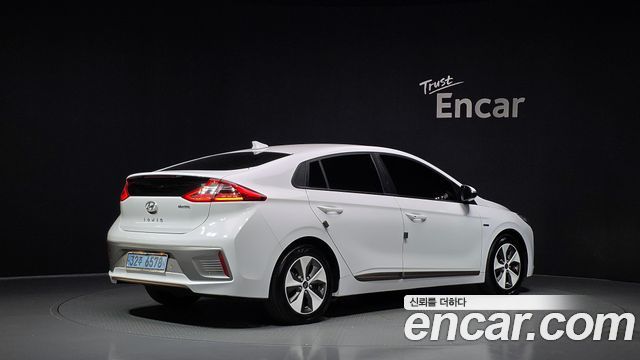 Hyundai Ioniq 2018 — photo 2