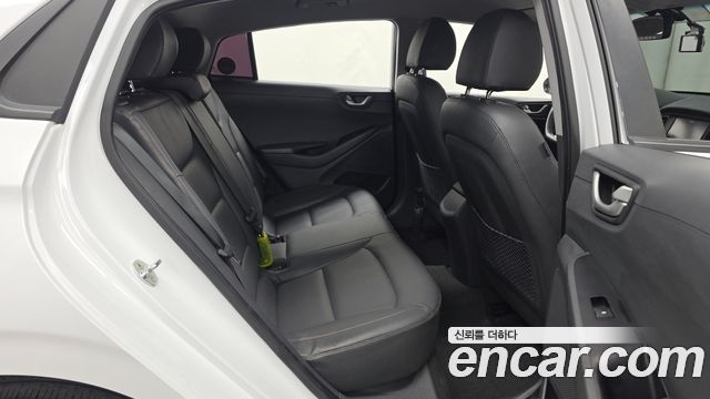 Hyundai Ioniq 2018 — photo 12