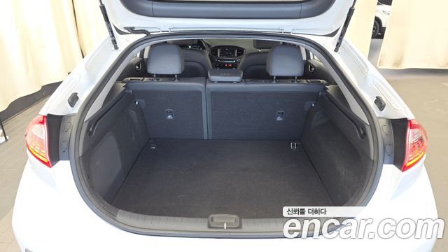 Hyundai Ioniq 2018 — photo 20