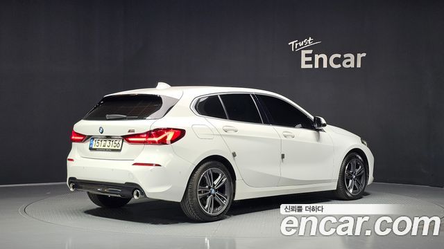 BMW 1-Series 2021 — photo 2