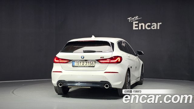BMW 1-Series 2021 — photo 4