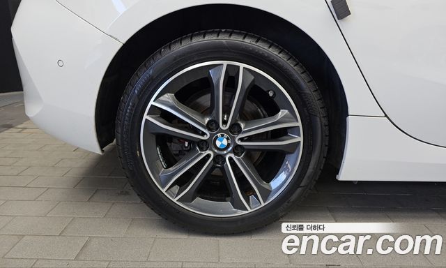 BMW 1-Series 2021 — photo 5