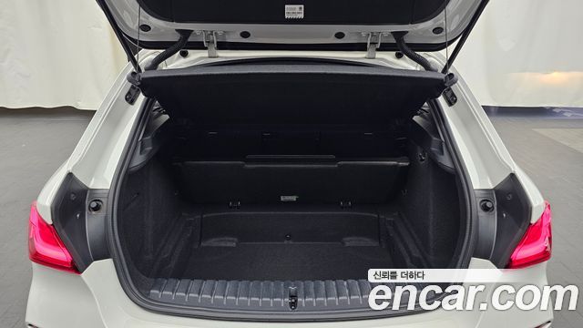 BMW 1-Series 2021 — photo 23