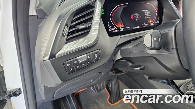 BMW 1-Series 2021 — photo 26