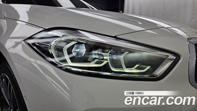 BMW 1-Series 2021 — photo 8