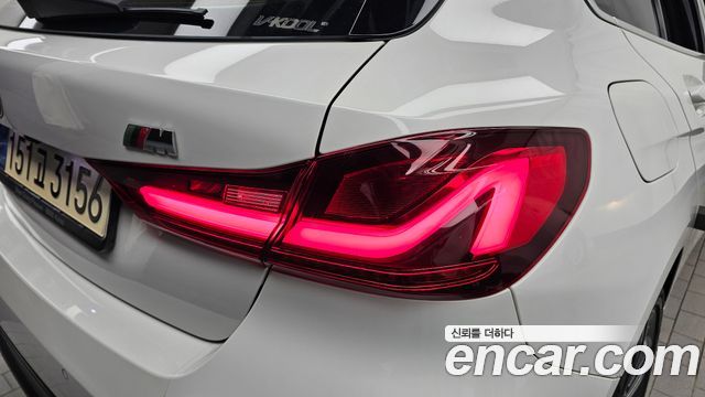 BMW 1-Series 2021 — photo 9