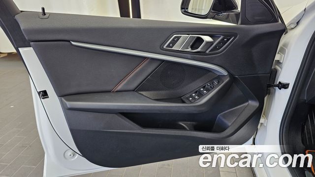 BMW 1-Series 2021 — photo 14