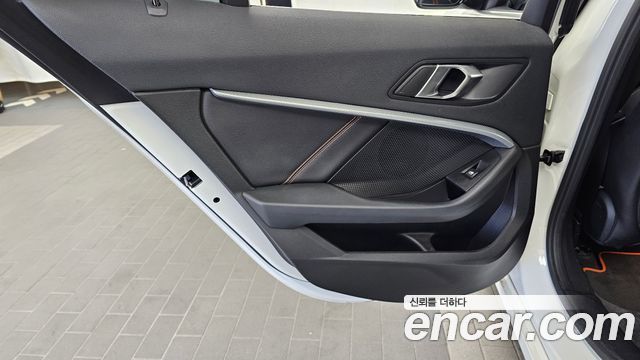 BMW 1-Series 2021 — photo 15