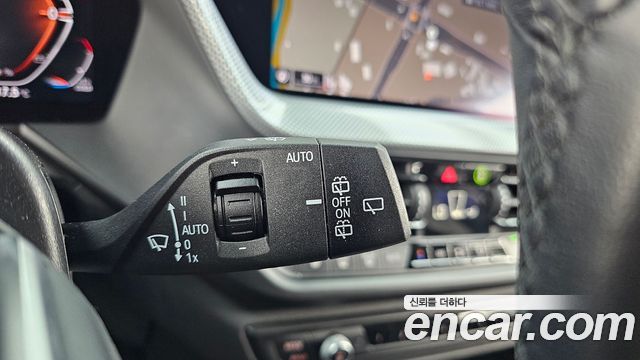 BMW 1-Series 2021 — photo 27