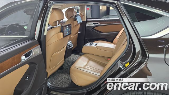 Genesis G80 2018 — photo 11