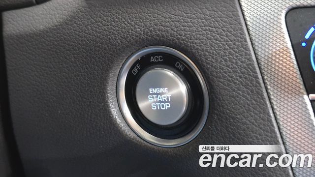 Genesis G80 2018 — photo 20
