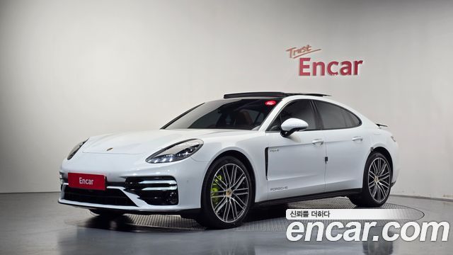 Porsche Panamera 2020 — photo 1