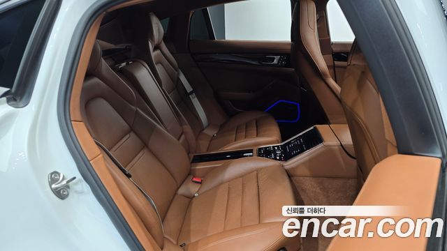 Porsche Panamera 2020 — photo 17