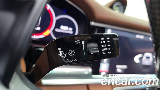 Porsche Panamera 2020 — photo 30