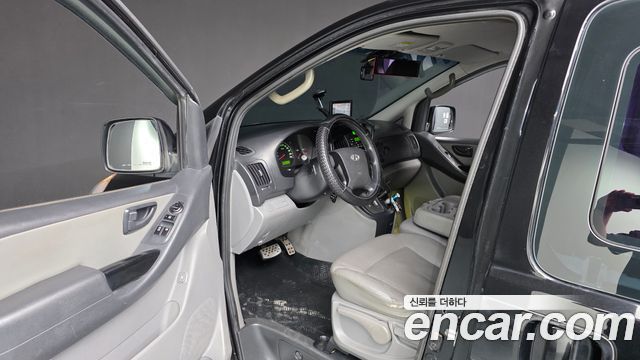 Hyundai Starex 2013 — photo 10