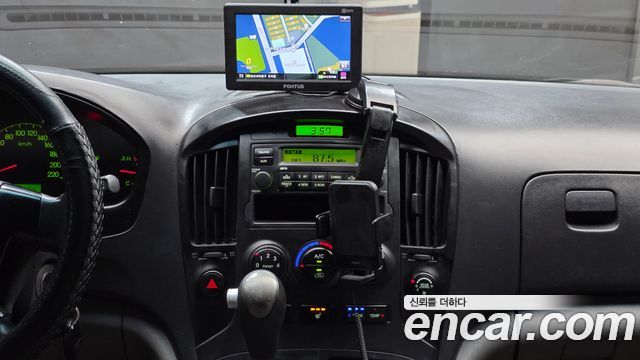 Hyundai Starex 2013 — photo 12