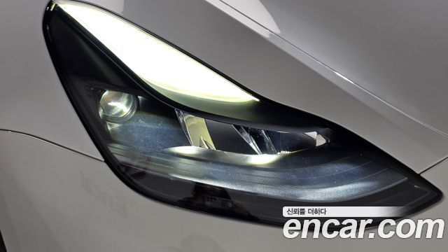 Tesla Model Y 2024 — photo 8