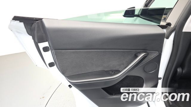 Tesla Model Y 2024 — photo 15