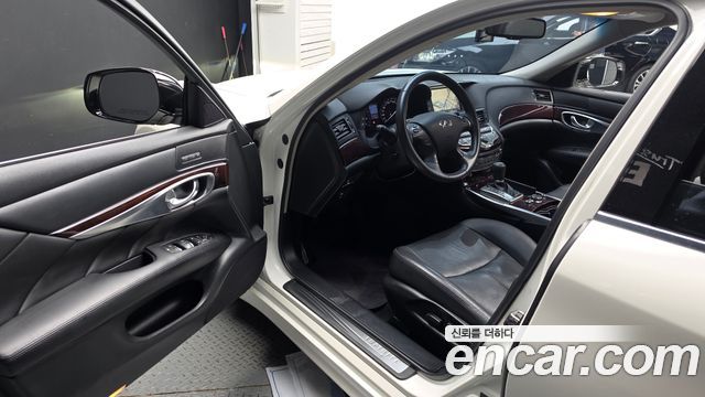 Infiniti Q70 2017 — photo 13