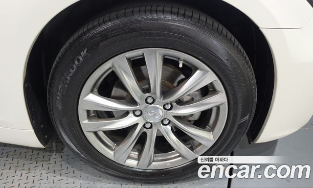 Infiniti Q70 2017 — photo 7