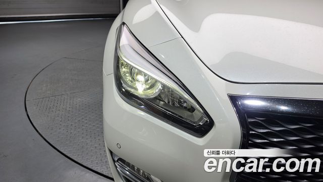 Infiniti Q70 2017 — photo 8