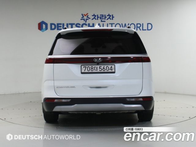Kia Canival 2021 — photo 4